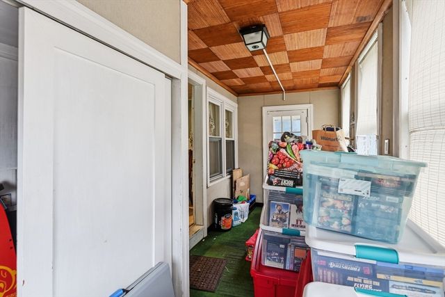 71 Worthington St, Chicopee, MA 01020