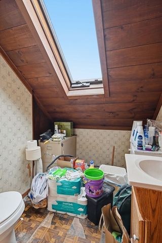 71 Worthington St, Chicopee, MA 01020