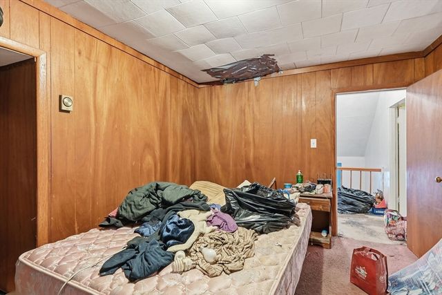 71 Worthington St, Chicopee, MA 01020