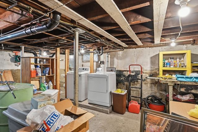 71 Worthington St, Chicopee, MA 01020