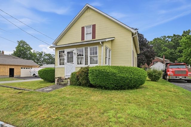 71 Worthington St, Chicopee, MA 01020
