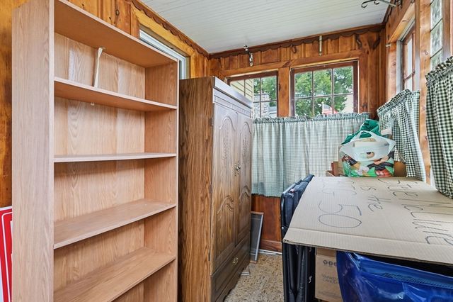 71 Worthington St, Chicopee, MA 01020