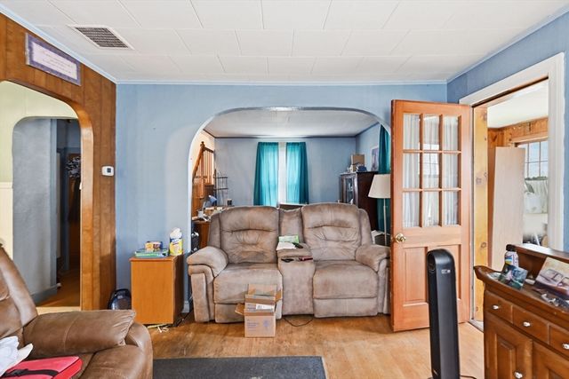 71 Worthington St, Chicopee, MA 01020