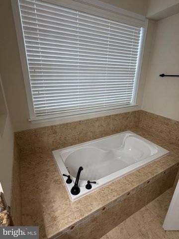 43603 MCDOWELL SQ, Leesburg, VA 20176