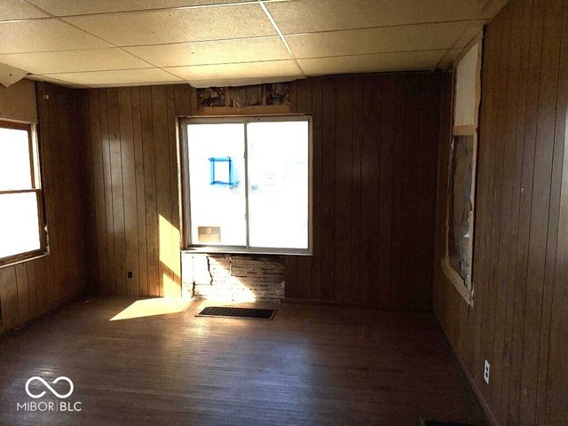 207 S Black Street, Alexandria, IN 46001