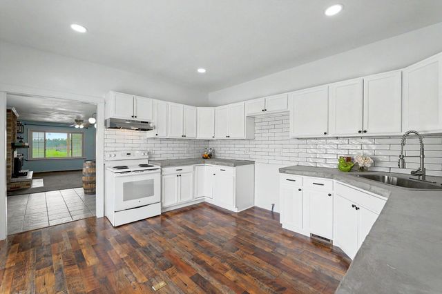 12024 SW 160th St, Rose Hill, KS 67133