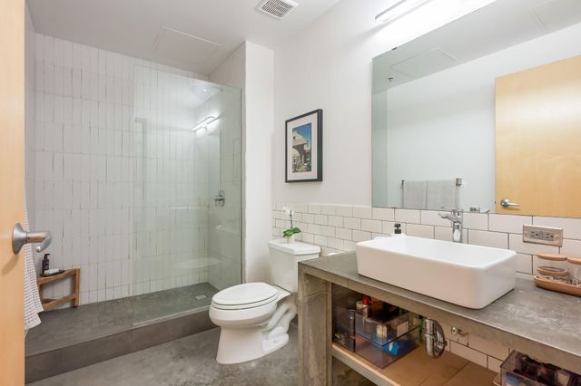 250 Park Avenue 601, Minneapolis, MN 55415