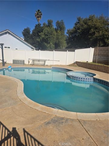 371 Rogers Court, Calimesa, CA 92320
