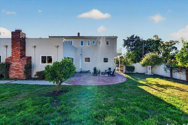 398 Crest Drive, San Jose, CA 95127