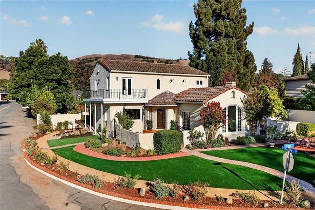 398 Crest Drive, San Jose, CA 95127