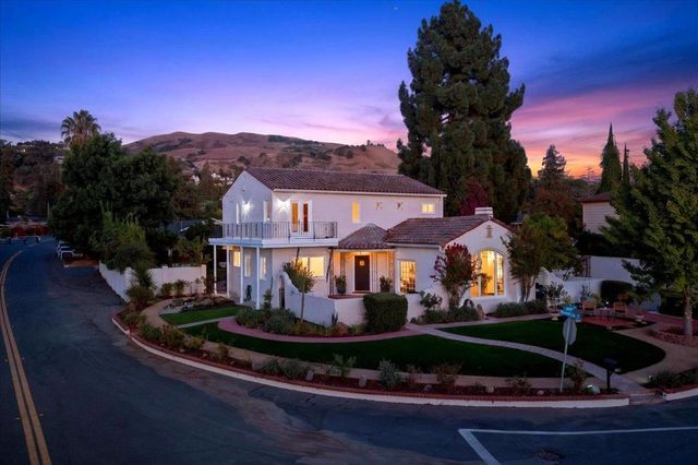 398 Crest Drive, San Jose, CA 95127