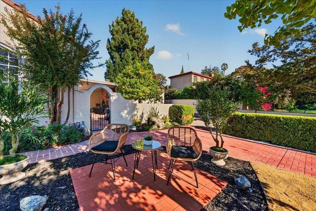 398 Crest Drive, San Jose, CA 95127