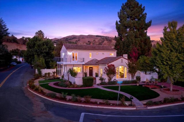 398 Crest Drive, San Jose, CA 95127