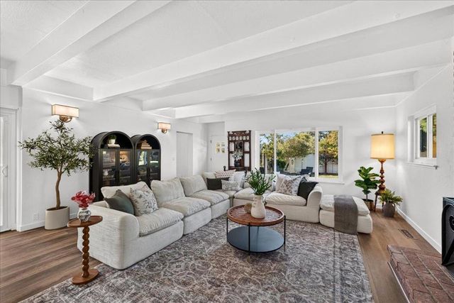 398 Crest Drive, San Jose, CA 95127