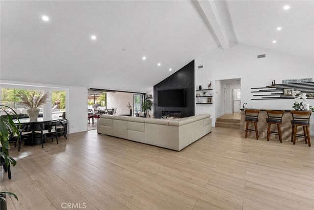 5953 Lubao Avenue, Woodland Hills, CA 91367