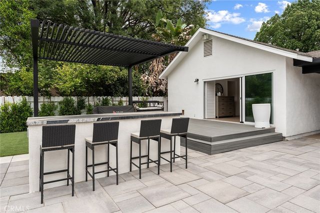 5953 Lubao Avenue, Woodland Hills, CA 91367