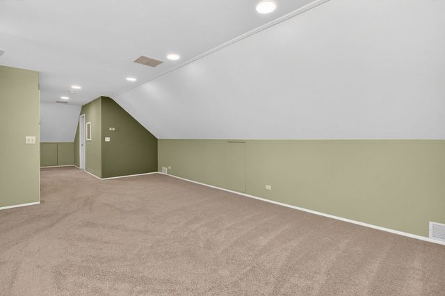 700 E Turner Avenue, Roselle, IL 60172