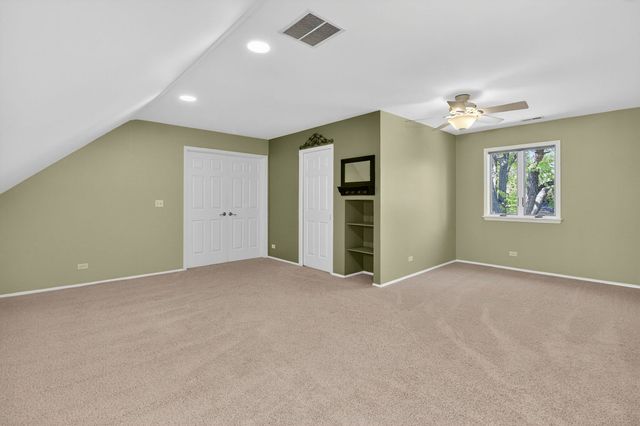 700 E Turner Avenue, Roselle, IL 60172