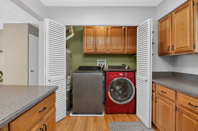 700 E Turner Avenue, Roselle, IL 60172