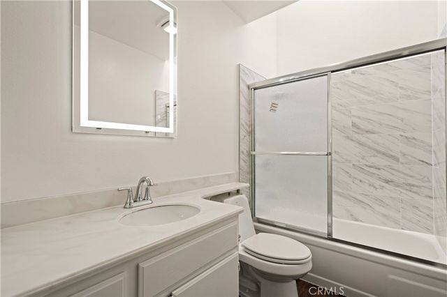 34 Oxford 36, Irvine, CA 92612