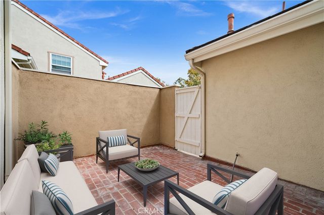 34 Oxford 36, Irvine, CA 92612