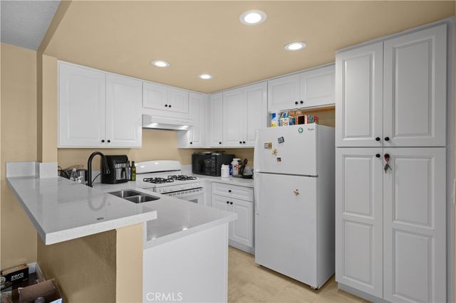 34 Oxford 36, Irvine, CA 92612