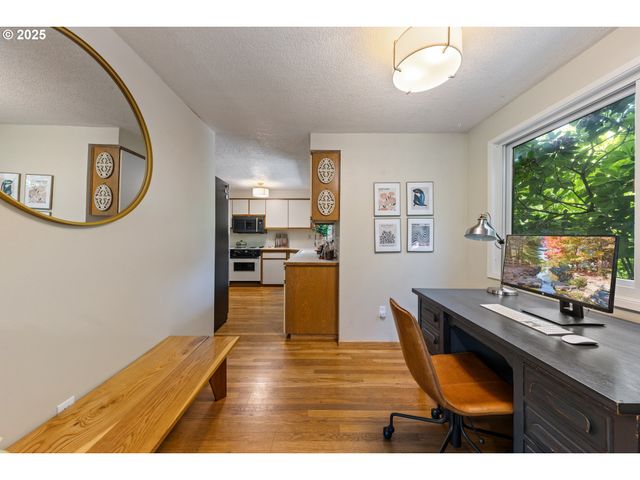 4300 BOTTICELLI St, Lake Oswego, OR 97035