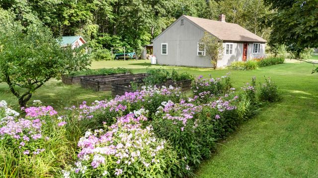 224 S Bennington Road, Bennington, NH 03442