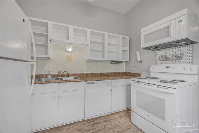 911 N Davis Hwy, Pensacola, FL 32501