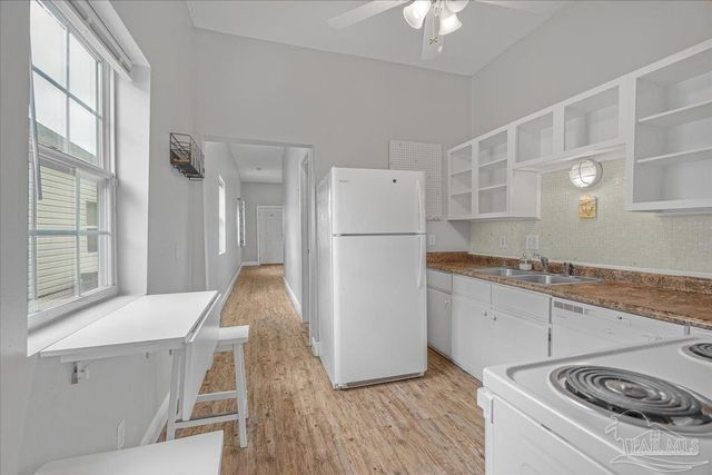 911 N Davis Hwy, Pensacola, FL 32501