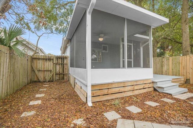 911 N Davis Hwy, Pensacola, FL 32501