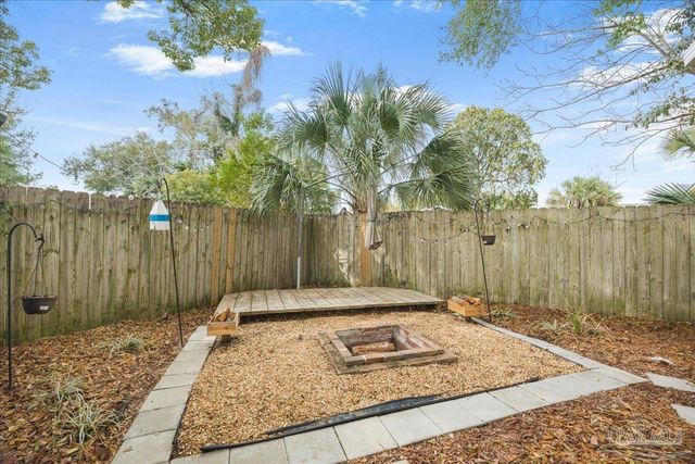 911 N Davis Hwy, Pensacola, FL 32501