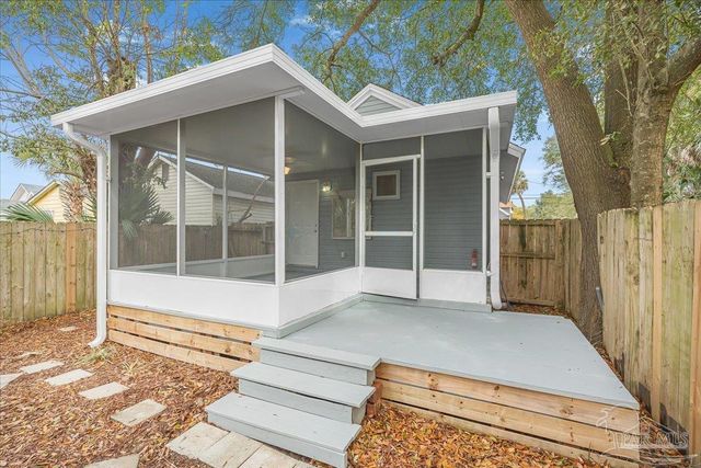 911 N Davis Hwy, Pensacola, FL 32501