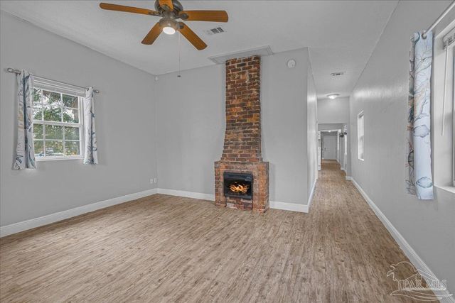 911 N Davis Hwy, Pensacola, FL 32501