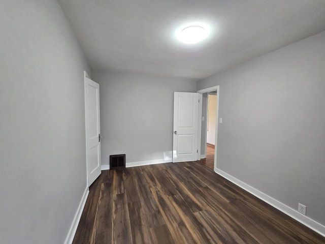 1705 S Calhoun ROAD, New Berlin, WI 53151