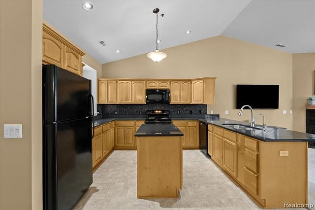 5901 High Point Court, Brighton, MI 48116