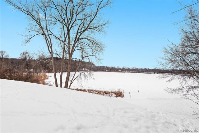 5901 High Point Court, Brighton, MI 48116