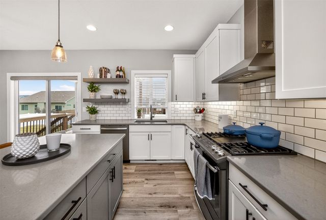 909 NW Mils Court, Ankeny, IA 50023