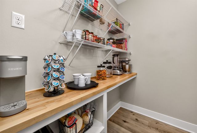 909 NW Mils Court, Ankeny, IA 50023