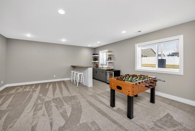 909 NW Mils Court, Ankeny, IA 50023