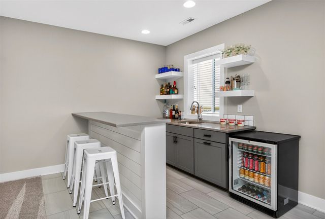 909 NW Mils Court, Ankeny, IA 50023