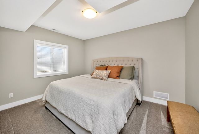 909 NW Mils Court, Ankeny, IA 50023