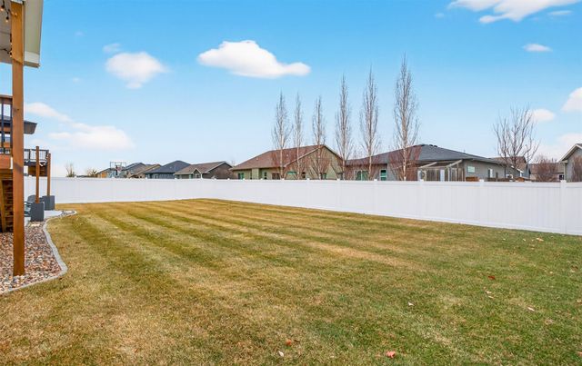 909 NW Mils Court, Ankeny, IA 50023