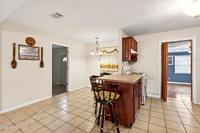 1717 Cherokee Drive, Pascagoula, MS 39581