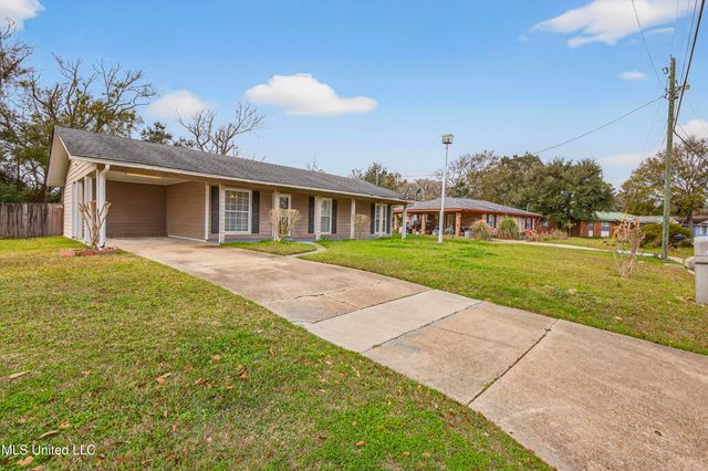 1717 Cherokee Drive, Pascagoula, MS 39581