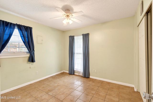 1717 Cherokee Drive, Pascagoula, MS 39581