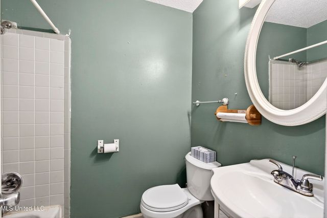 1717 Cherokee Drive, Pascagoula, MS 39581