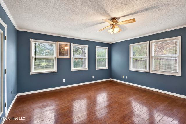 1717 Cherokee Drive, Pascagoula, MS 39581