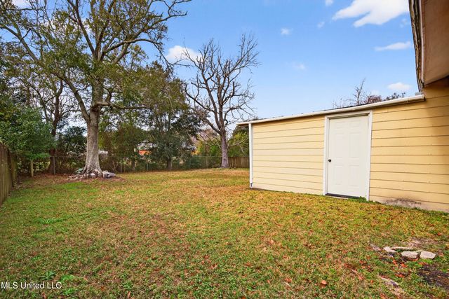 1717 Cherokee Drive, Pascagoula, MS 39581