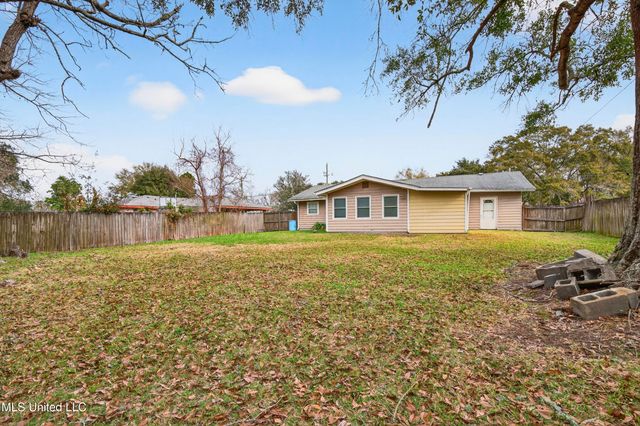 1717 Cherokee Drive, Pascagoula, MS 39581